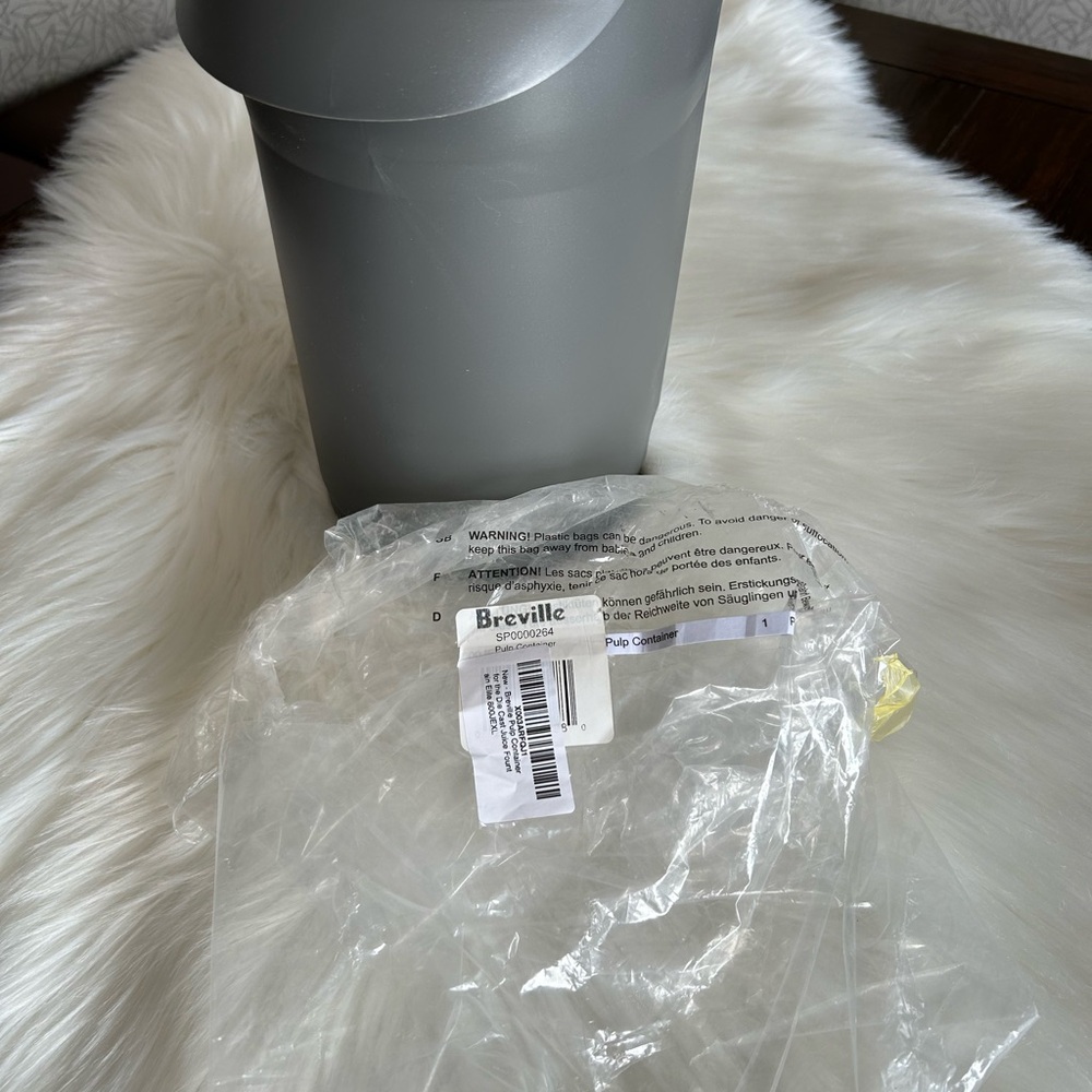 Breville Fruit Pulp Container  Elite 800 JE XL brand new